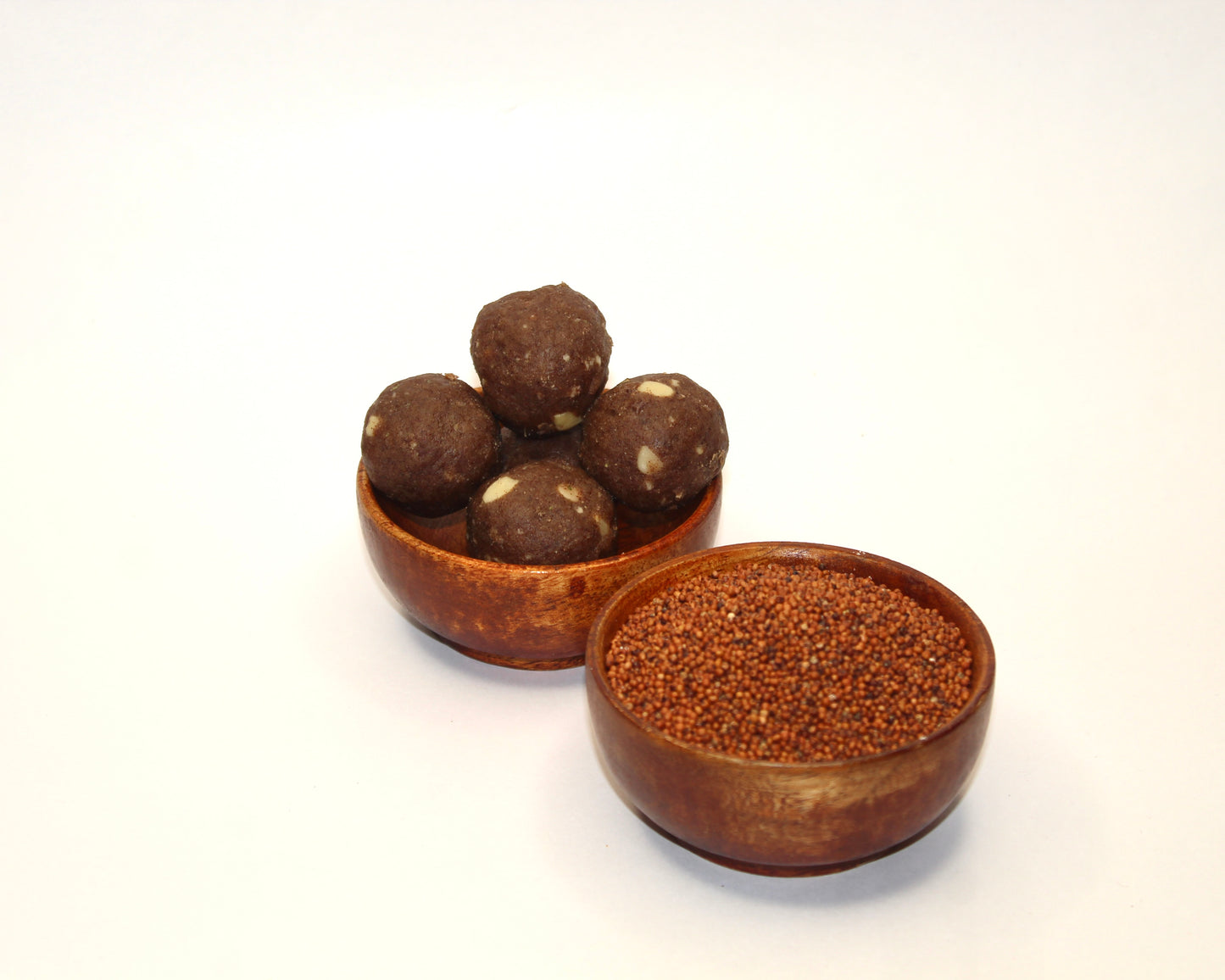 Ragi / Nachani Laddu- रागी/ नागली लाडू